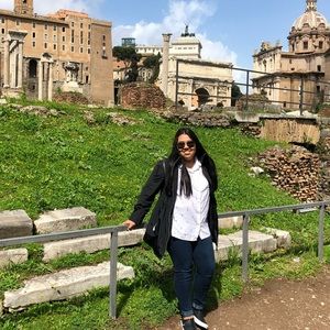 Meet your Posher, Dinorah